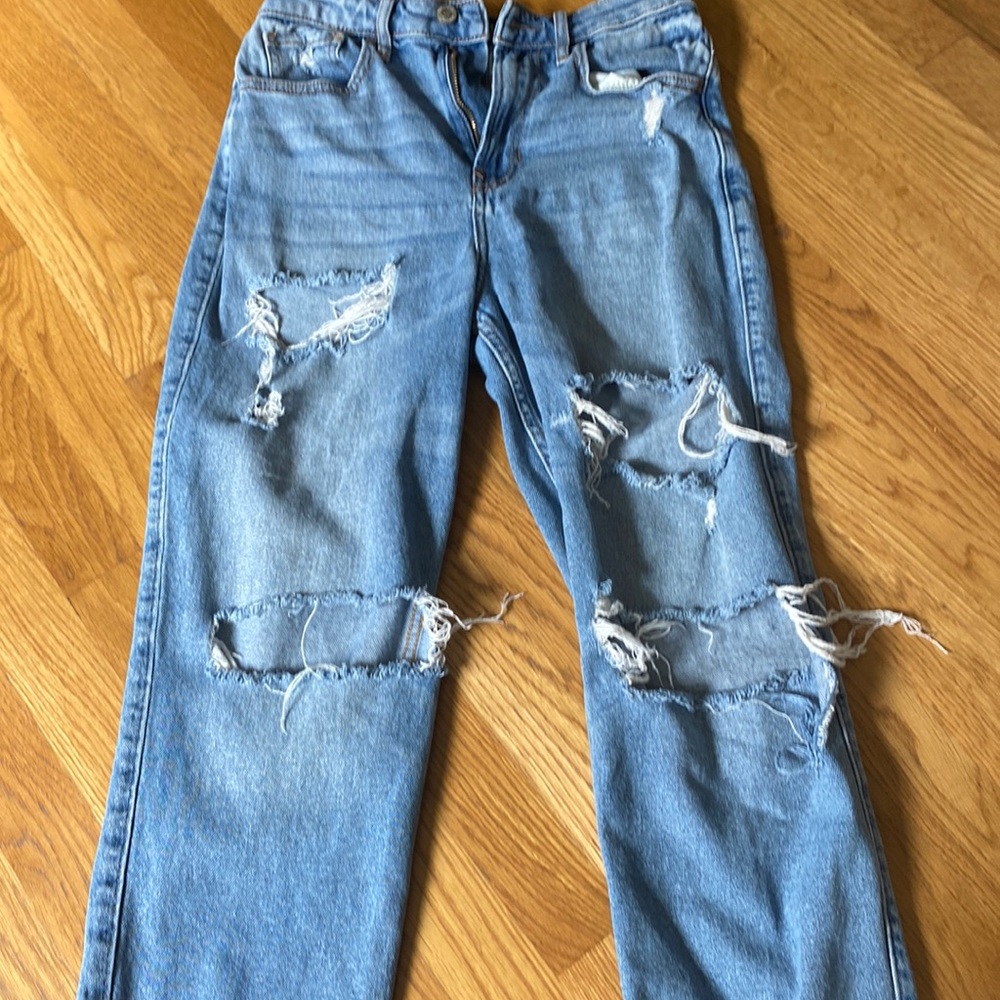Hollister jeans ripped